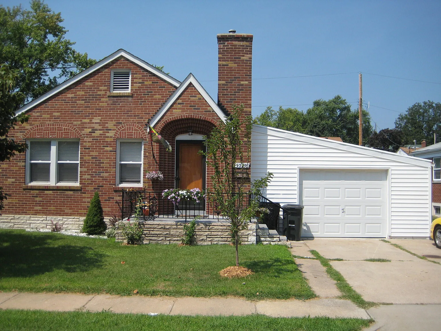 9333 Mackenzie Rd photo 1