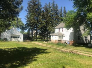 305 4th St, Sinai, SD 57061