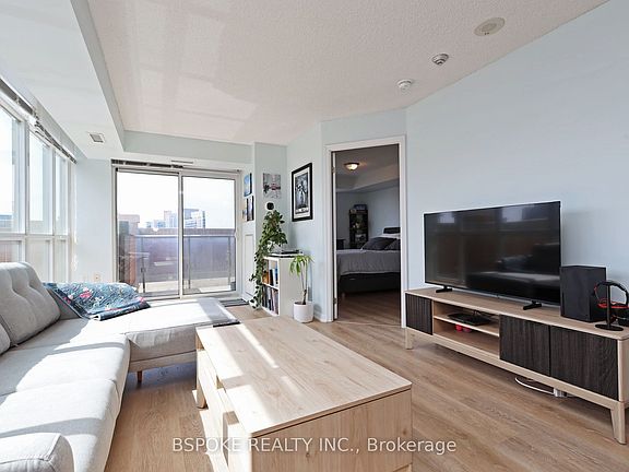 4th image of 125 Western Battery Rd #610
