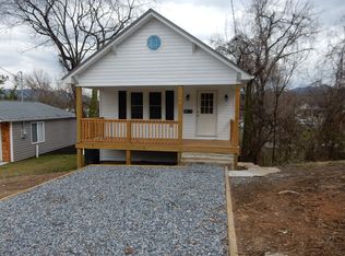 424 E Lee Ave, Vinton, VA 24179