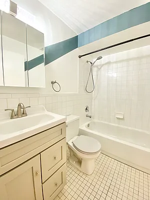 Rented by Keller Williams NYC | media 20