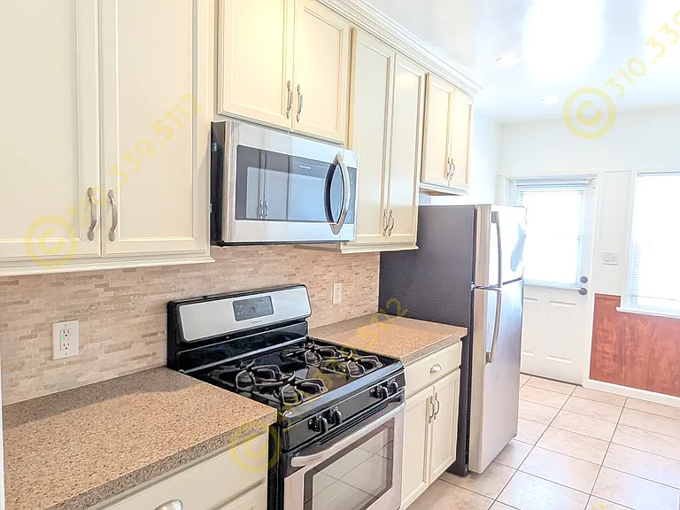 2400 Grandview Ave — Photo 11