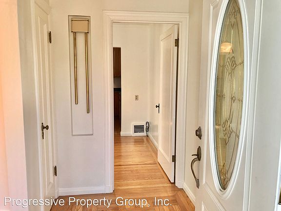 3rd image of 15 Sequoia Way