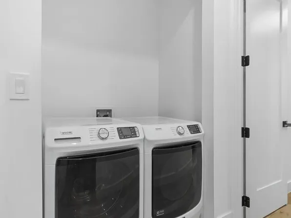 1173 East 43rd Street image 13 of 14