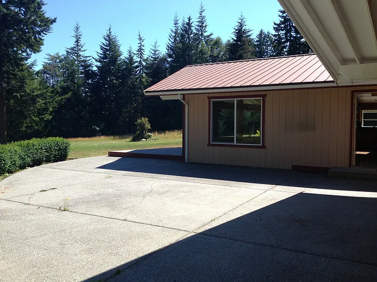 925 Classic Rd — Photo 5