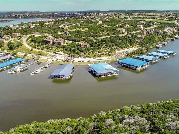 2nd image of 215 Oyster Bay