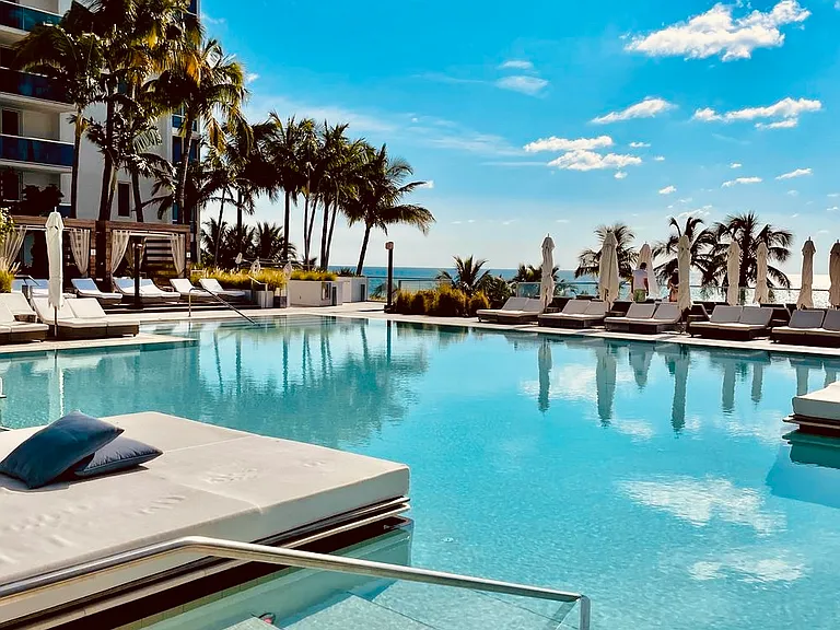2301 Collins Ave #1120 — Photo 4