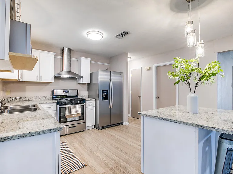 5715 Angie Pl — Photo 12