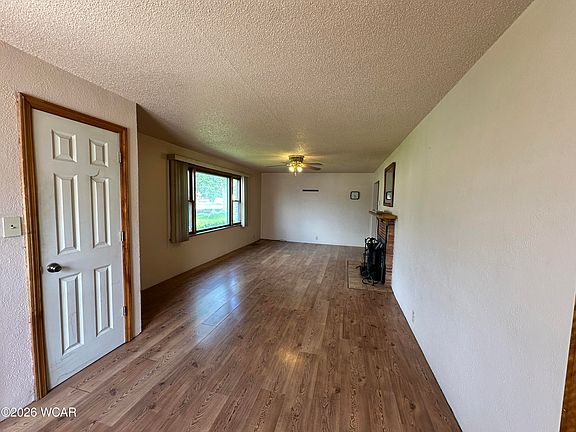 4th image of 677 W Grand Ave