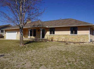 208 Williamsburg St, Andover, KS 67002