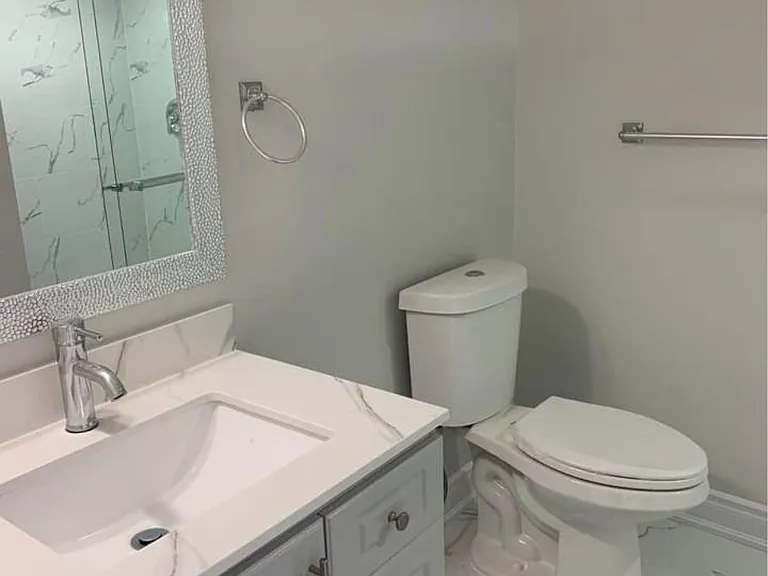 39 Stoneylake Ave #LOWER — Photo 9
