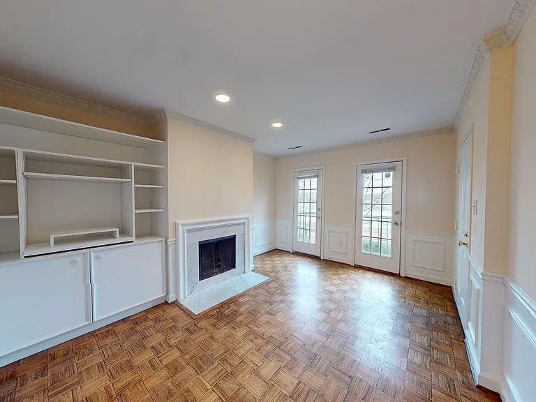 4621 1/2 Macarthur Blvd NW #A — Photo 6