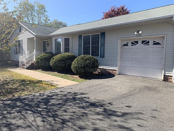 2nd image of 11720 Eisenhower Ln