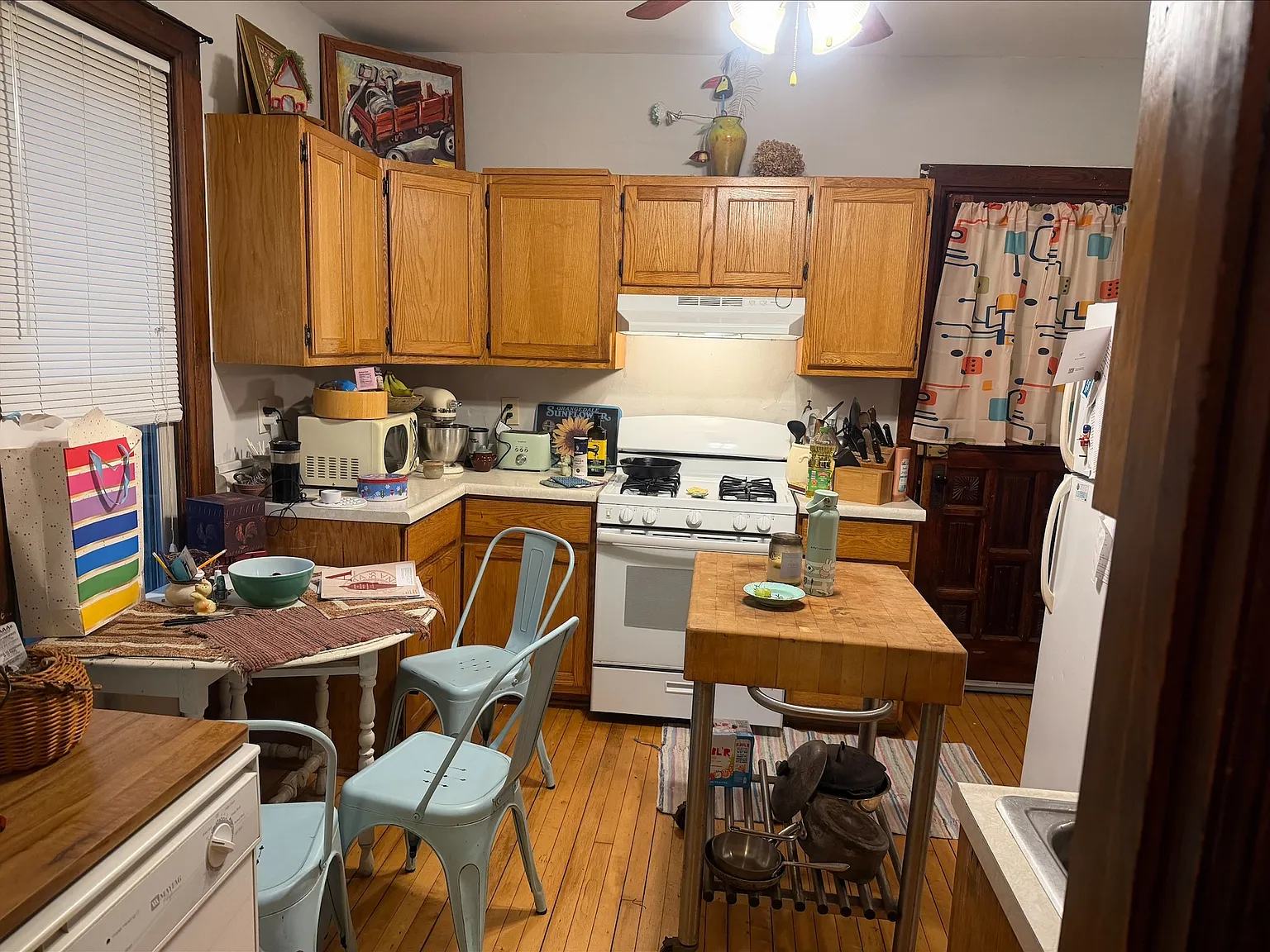 3 bed, 900 sqft, $1,645 — Photo 4