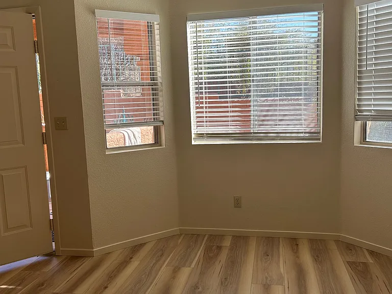 902 Mesquite Springs Dr #101 — Photo 7