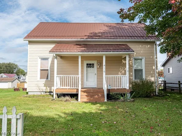 416 E 4th St, West Lafayette, OH 43845