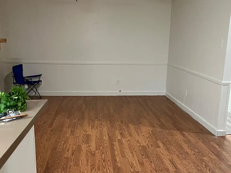 3906 Victoria St — Photo 9
