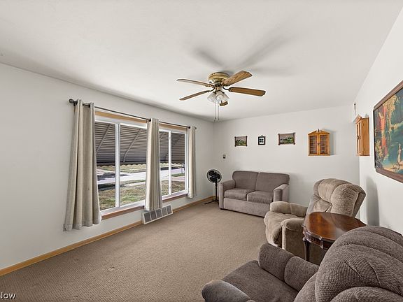 4th image of 4677 Southwood Dr