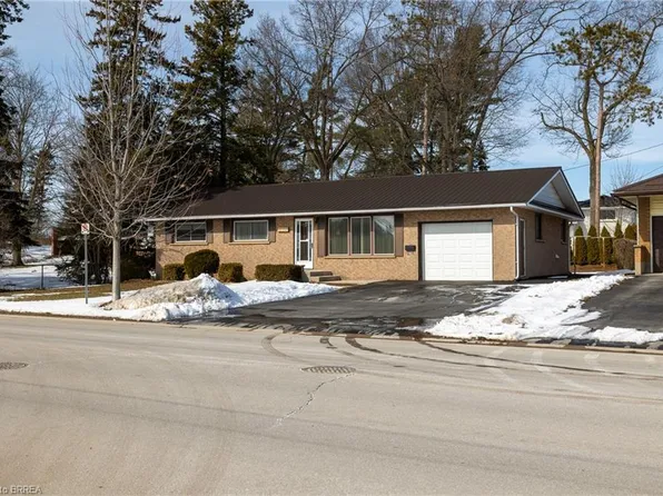 209 Argyle Ave, Norfolk County, ON N4B 1J8