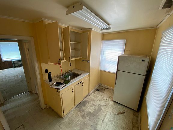 5th image of 2305 Pershing St