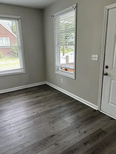 2 bed, 1.0 bath, 1200 sqft, $800 — Photo 2