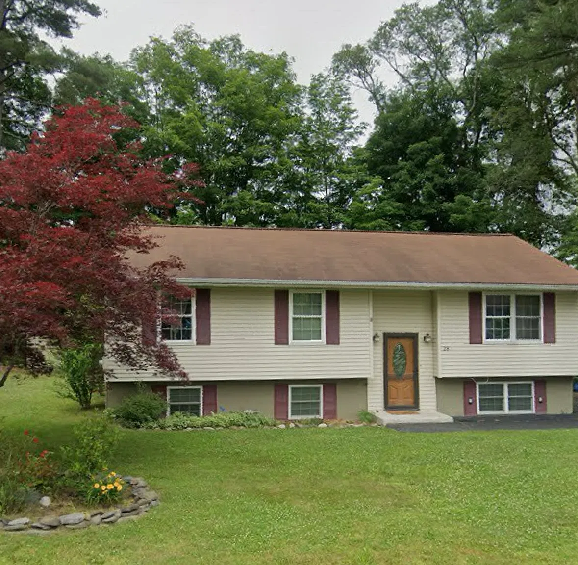 3 bed, 1025 sqft, $2,100 — Photo 3