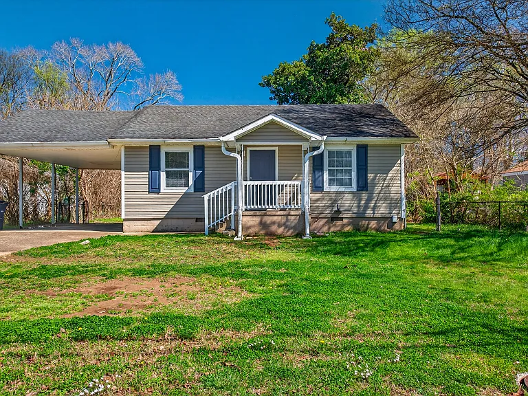 3932 Atlanta Dr — Photo 2