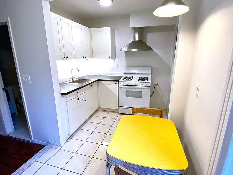 807 Willoughby Ave #1 — Photo 11