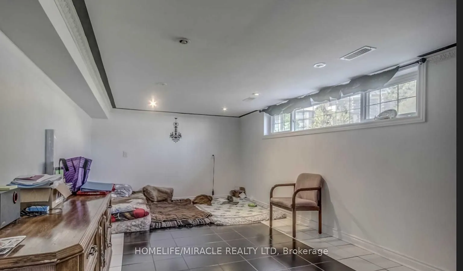 3 bed, $2,100 — Photo 4