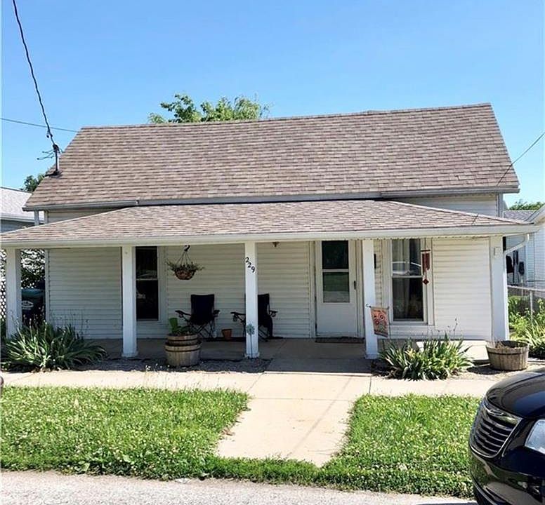 1st image of 229 W Forsythe St