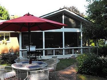 5th image of 7483 Hollycroft Ln