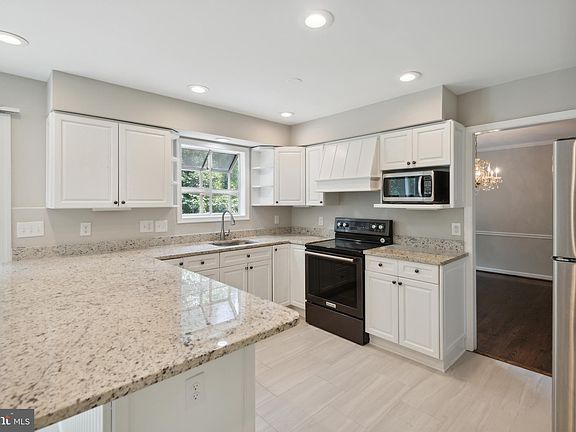 4th image of 5888 6th St