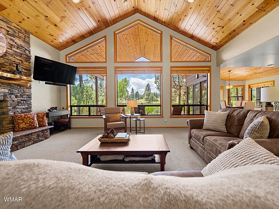 4th image of 4010 Sugar Pine Loop