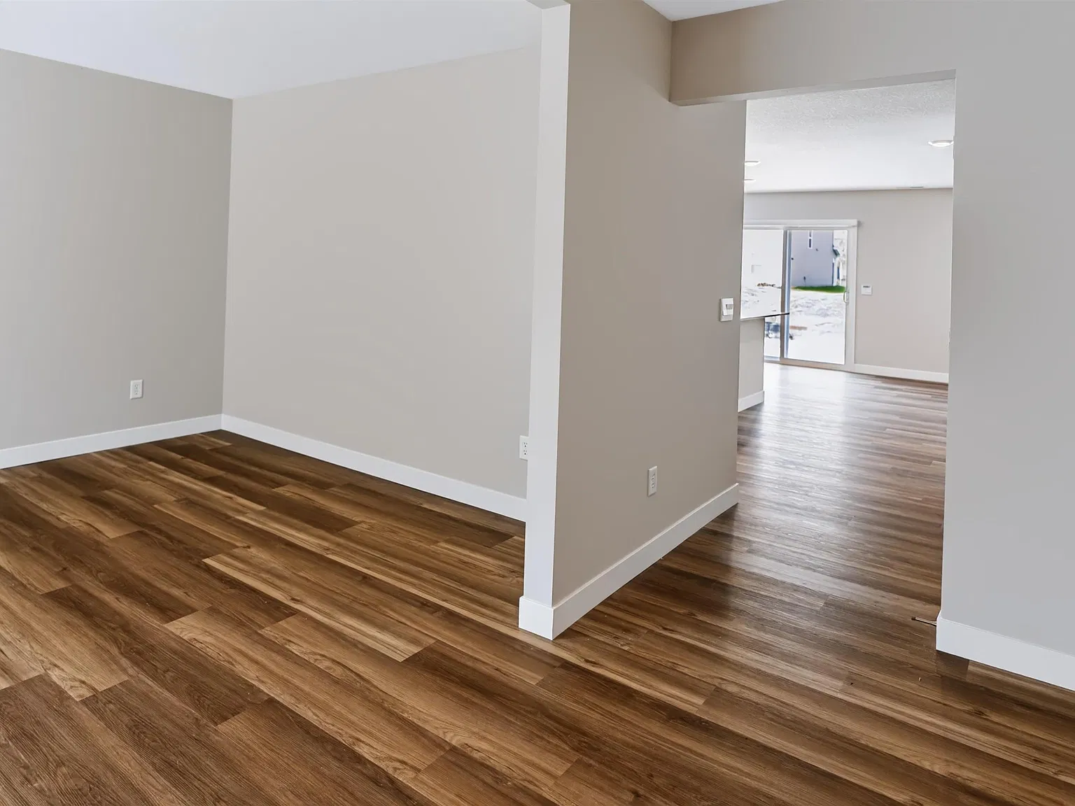 5 bed, 3.0 bath, 2600 sqft, $2,800 — Photo 4