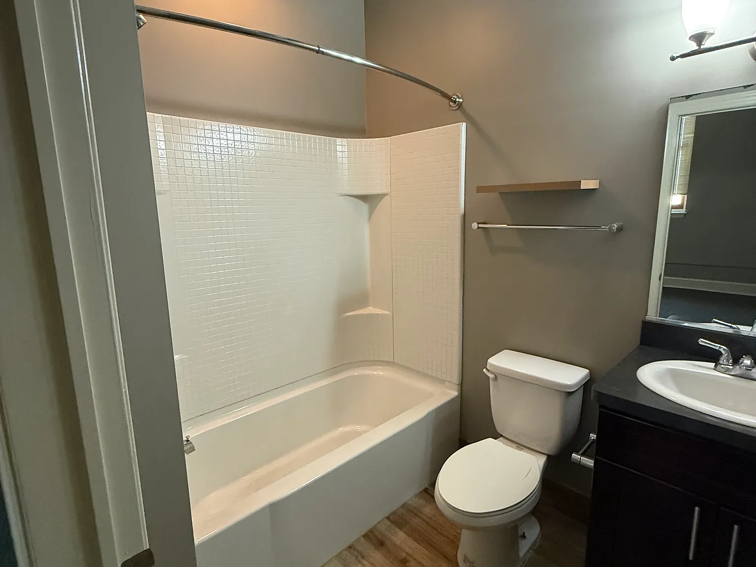 2 bed, 1400 sqft, $1,500 — Photo 3