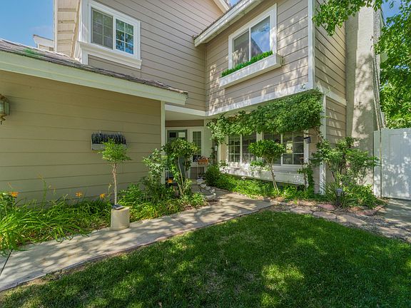 4th image of 45238 Pickford Ave