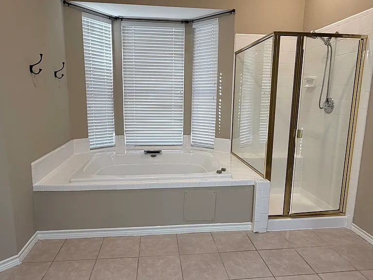 2735 Brookside Ln — Photo 13