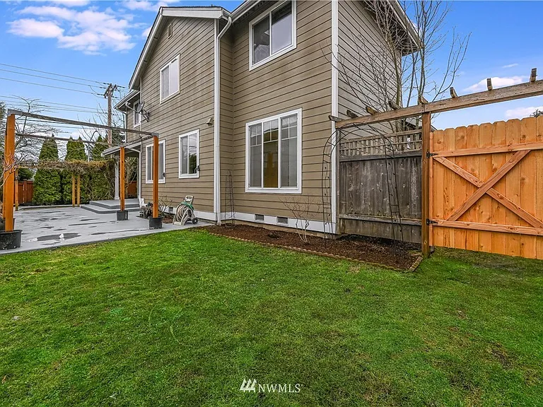 18820 35th Dr SE — Photo 26