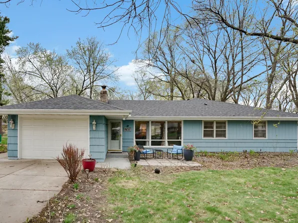 7877 Sunnyside Rd, Mounds View, MN 55112