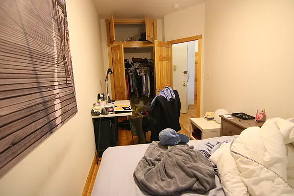 Rented by America Mecca Realty LLC | media 8