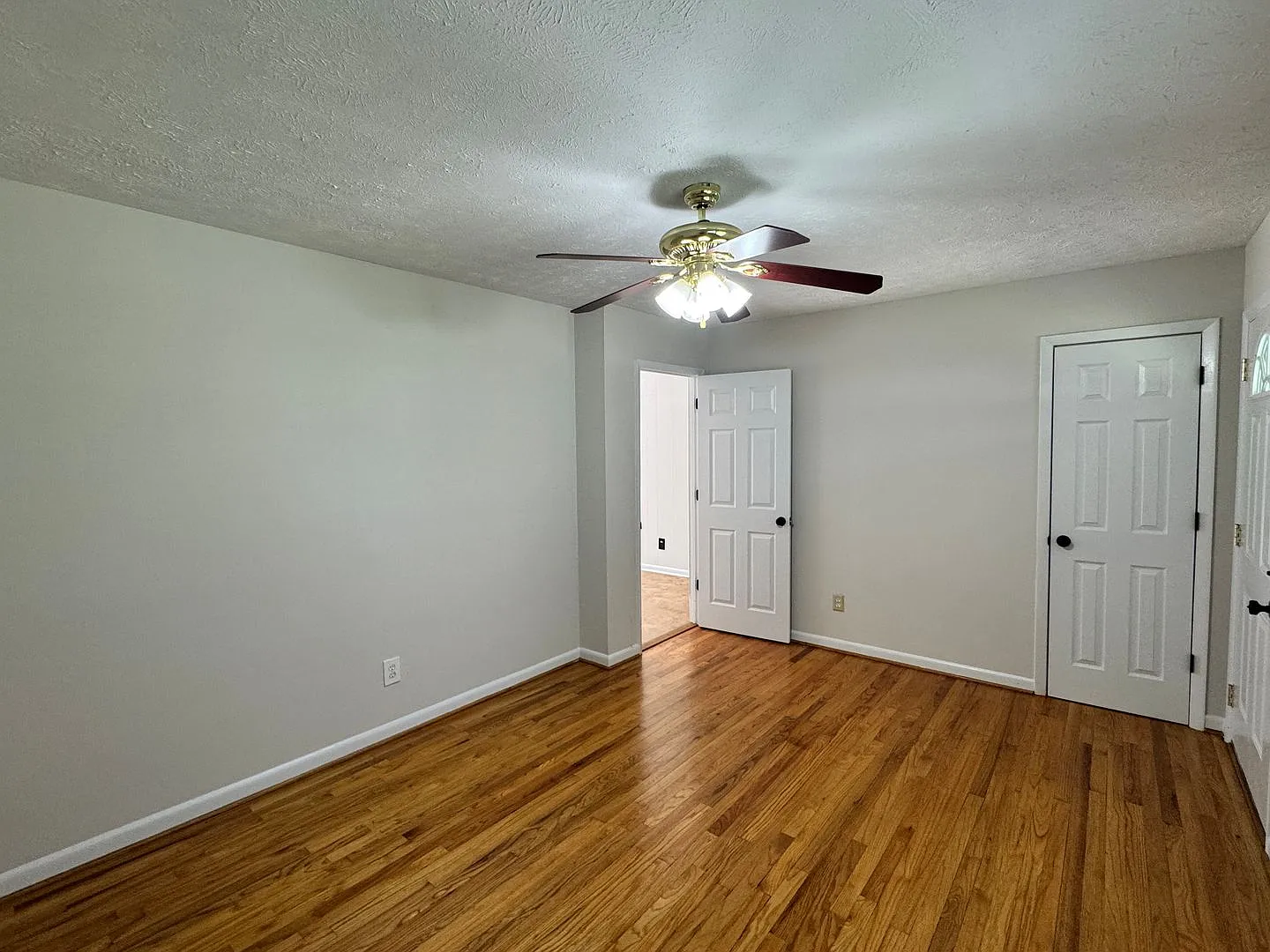 3 Bedroom 1.5 Bath Ranch in Fayetteville — Photo 4
