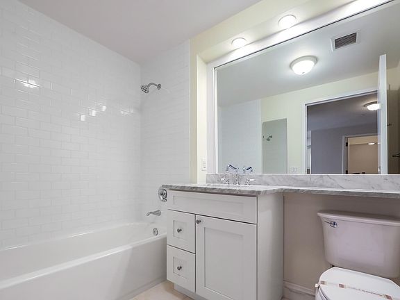 5th image of 1100 River Road Townhouse #9