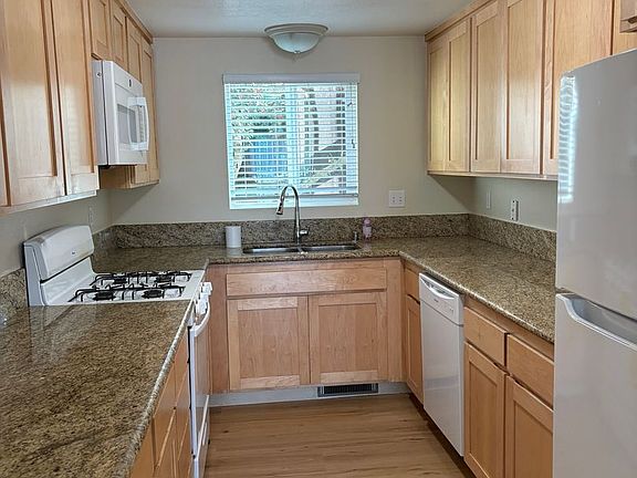 2nd image of 422B Upham St