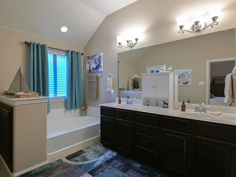660 Payton Way — Photo 24
