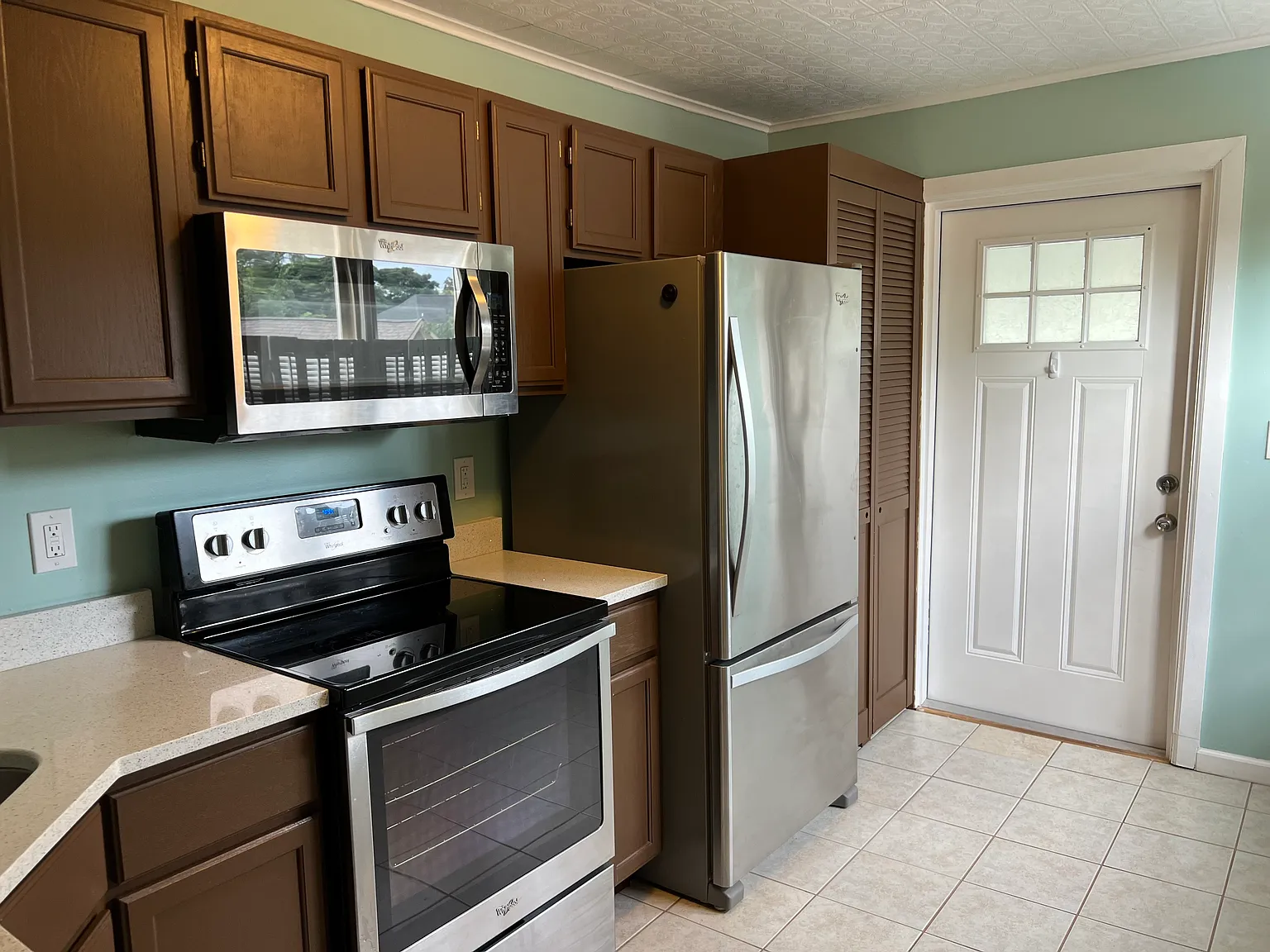 876 N Mill St — Photo 3