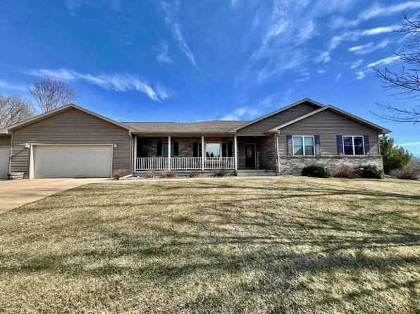 415 Hillside Circle, Tomah, WI 54660