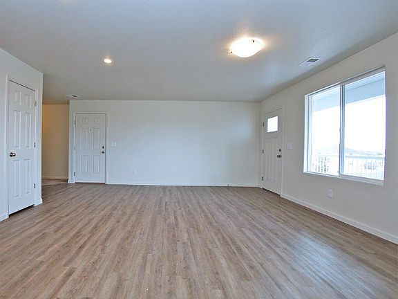 4th image of 6334 Yellowstone Rd #B
