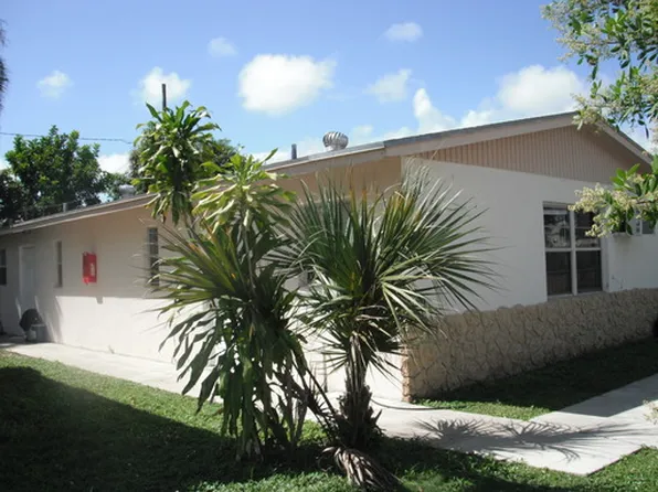 528 Mayflower Rd, West Palm Beach, FL 33405