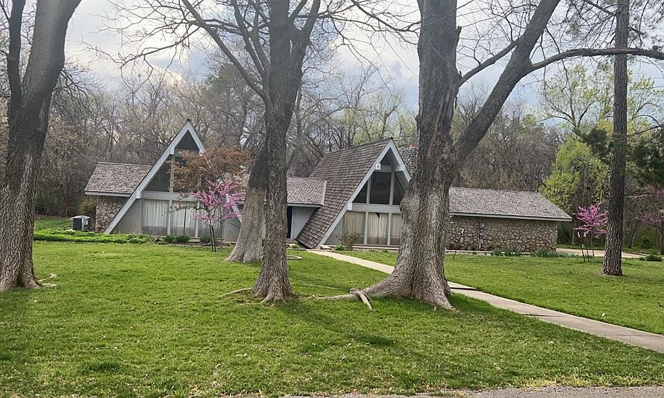 1st image of 3609 Oak Hollow Dr