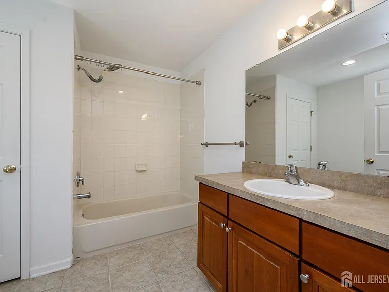 303 Pinelli Dr — Photo 15